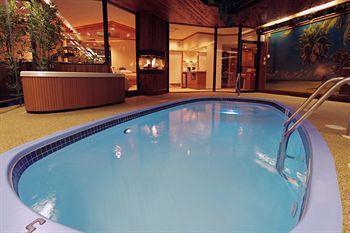 Sybaris Pool Suites Mequon Brown Deer Kültér fotó