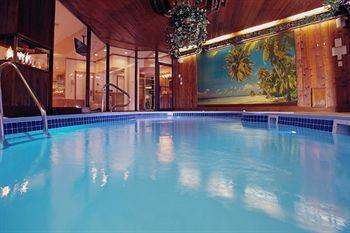 Sybaris Pool Suites Mequon Brown Deer Kültér fotó