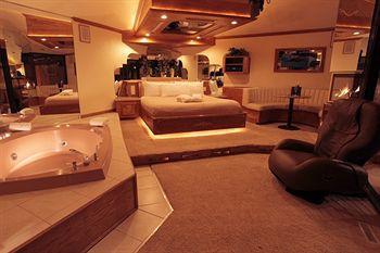 Sybaris Pool Suites Mequon Brown Deer Kültér fotó
