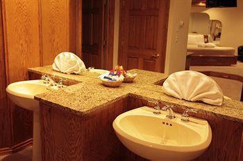 Sybaris Pool Suites Mequon Brown Deer Kültér fotó