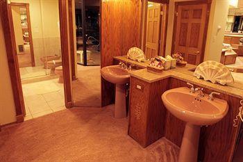 Sybaris Pool Suites Mequon Brown Deer Kültér fotó