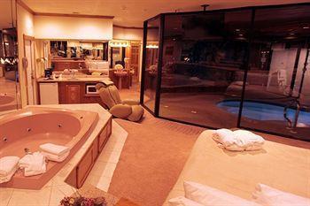 Sybaris Pool Suites Mequon Brown Deer Kültér fotó